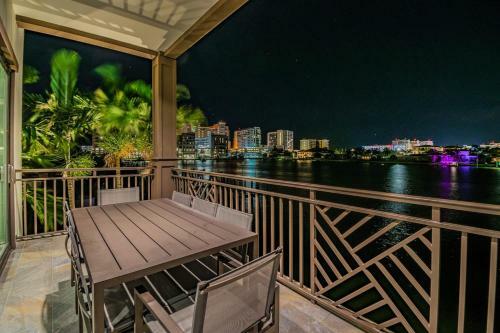 Clearwater Beach Townhome Wgame Room Boat Slip