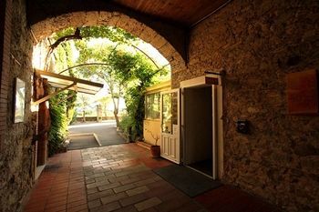 Hotel Logis Auberge C�t� Jardin