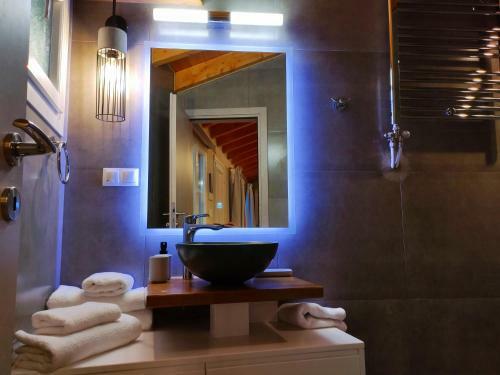 Villa Sea & Cliff Luxury Suites By Corfuescapes
