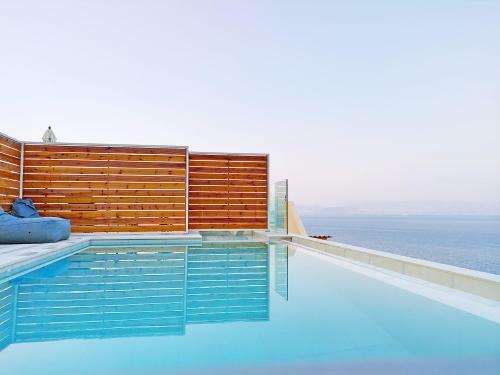 Villa Sea & Cliff Luxury Suites By Corfuescapes