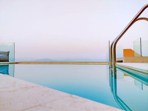 Villa Sea & Cliff Luxury Suites By Corfuescapes