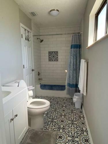Great Getaway Home. Close To Shopping And Beaches