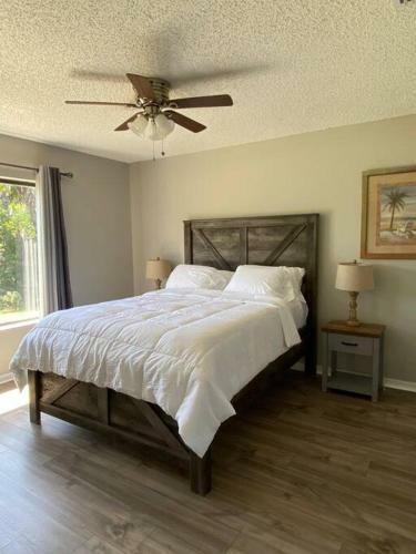 Great Getaway Home. Close To Shopping And Beaches