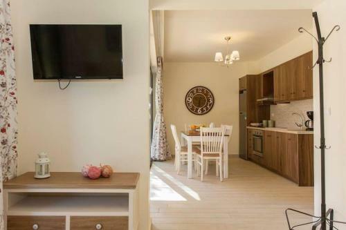 Olive Tree Farm 200m From The Beach
