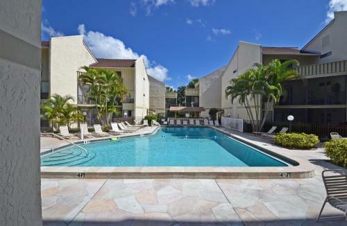 New Updated Siesta Key Vacation Rental With Heated Pool Access
