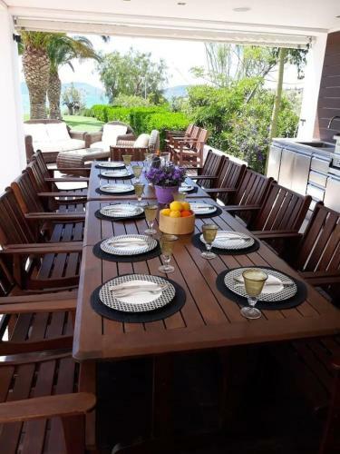 Le Blanc, Luxurious Beachfront Villa