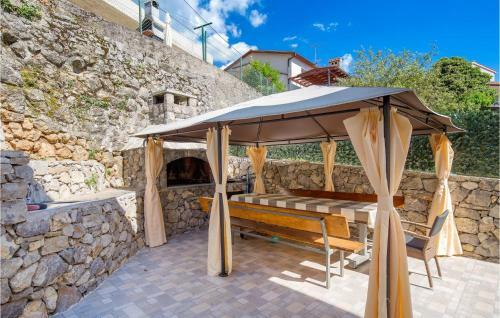 Nice Home In Rukavac With Jacuzzi, Sauna And 4 Bedrooms