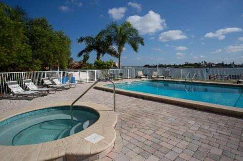 209 - Palms Of Treasure Island Resort