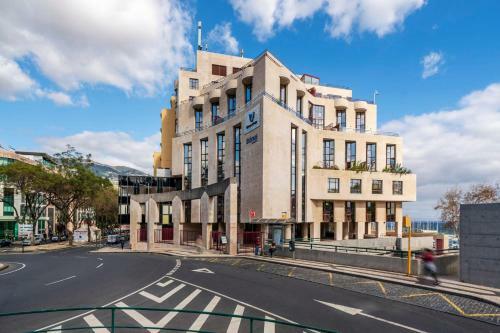 The Mountain Apartment By An Island Apart