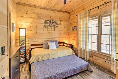Amazing Foxwood Cabin With Hot Tub And Fire Pit