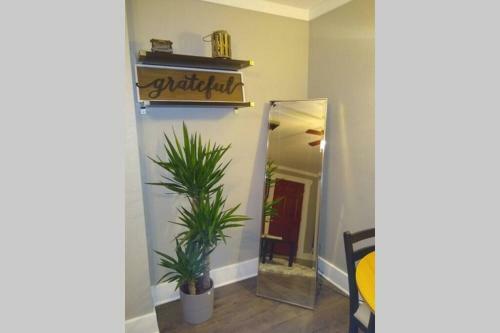 Apartamento King Bed, Garfield Park , Red Line, Downtown Indy!