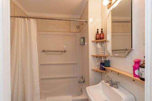 Apartamento King Bed, Garfield Park , Red Line, Downtown Indy!
