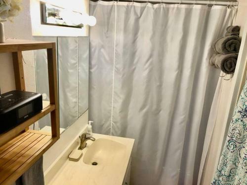 Apartamento Sunlight Splendor Suite At Twin Oaks Inn
