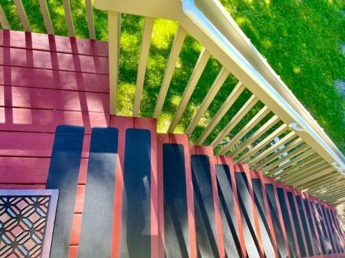 Apartamento Sunlight Splendor Suite At Twin Oaks Inn
