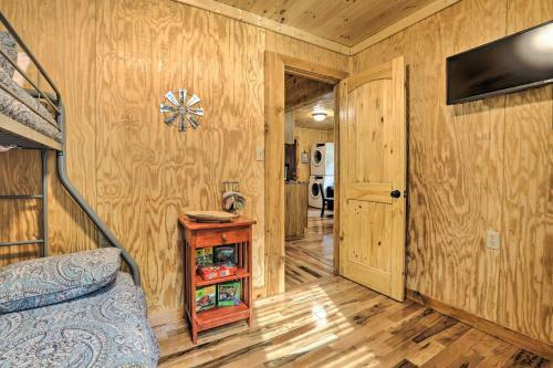 Beattyville Cabin About 24 Mi To Red River Gorge!