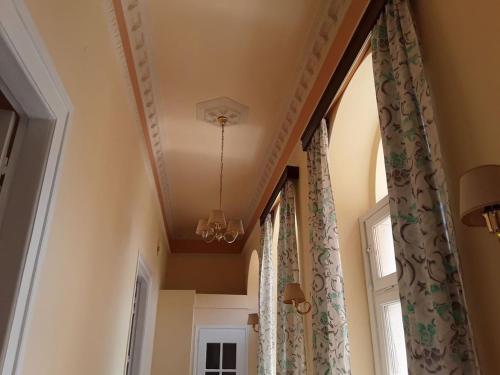 Apartamento Ermoupolis 1834 Traditional Stone Yard House