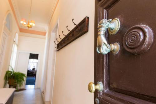 Apartamento Ermoupolis 1834 Traditional Stone Yard House