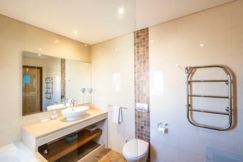 Villa Cordeiro - Heated Pool - Free Wi-fi - Air Con