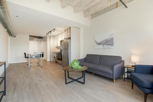Upscale 2 Bedroom Stay With Rooftop Pool And Hot Tub! 313