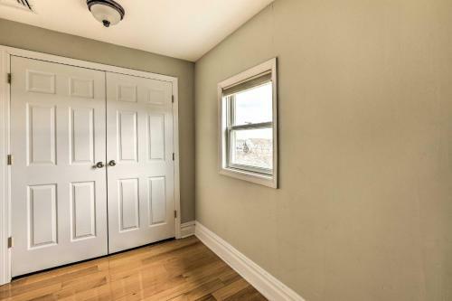 Beautiful Spacious Beach Home, Private Deck & Grill, With Beach Badges