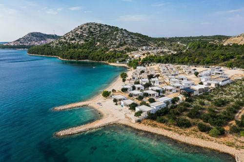 Buqez Eco Resort - Beach Villa 33 - Seaview