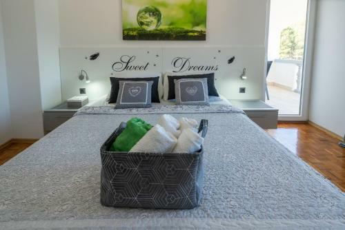 Hostal Apartmani Marko Dugova?a
