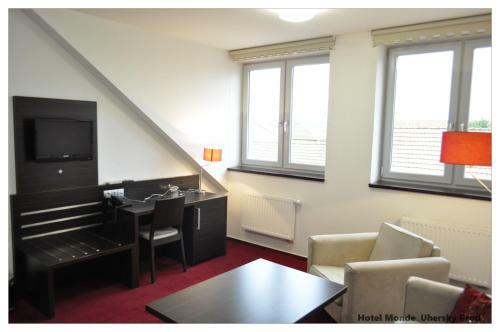 Hotel Monde