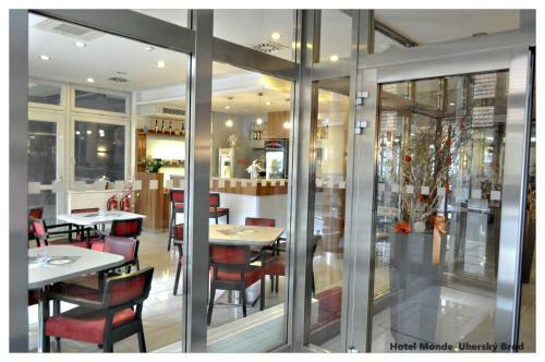 Hotel Monde