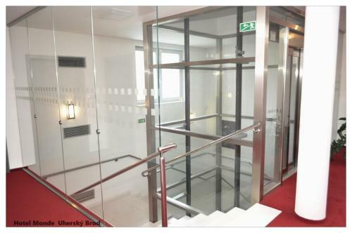 Hotel Monde
