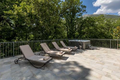 Villa Grey Stone