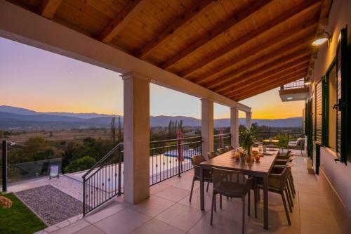 Luxury Villa Melita With Heated Pool
