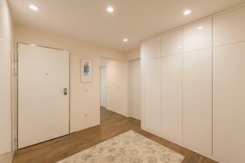 Apartment Tesi