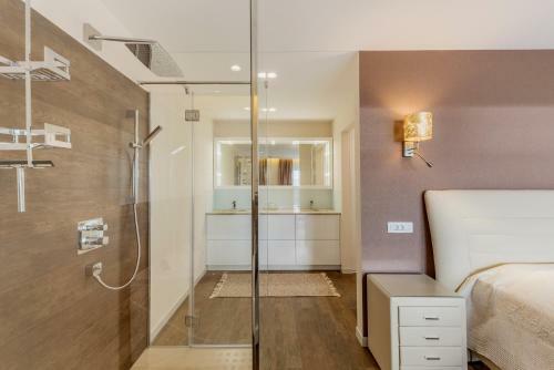 Apartment Tesi