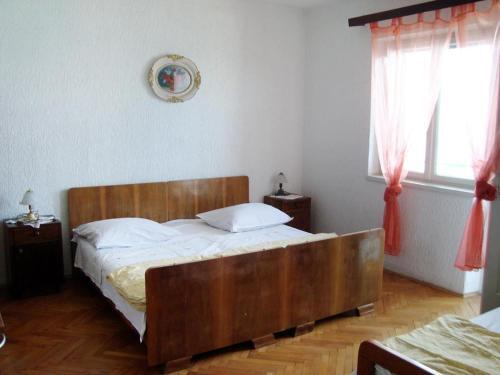 Apartments By The Sea Mali Rat (Omis) - 2811