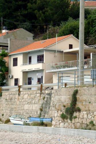 Apartments By The Sea Mali Rat (Omis) - 2811