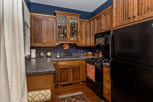 Award Winning Cottage In Montford *2 Blks Downtown