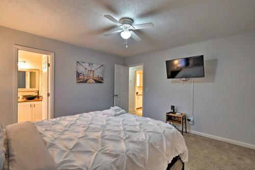 Pet-friendly Fayetteville Escape With Grill!