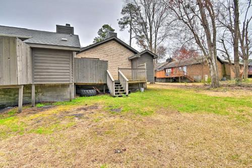 Pet-friendly Fayetteville Escape With Grill!