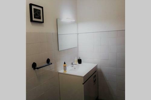 Apartamento De C� - Suite Com Acesso Independente E Kitchenette