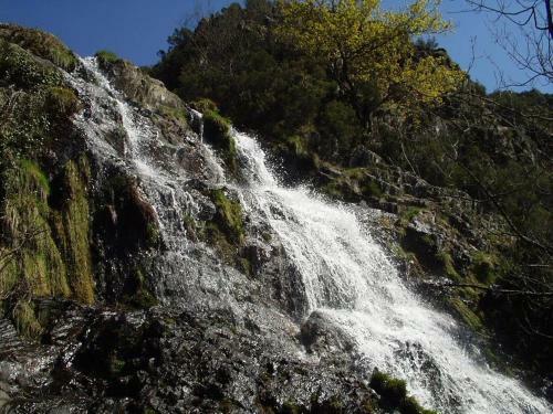 Chez Louise: Onde A Serra Beija O C�u