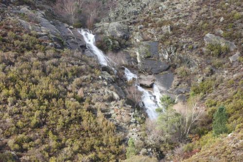 Chez Louise: Onde A Serra Beija O C�u