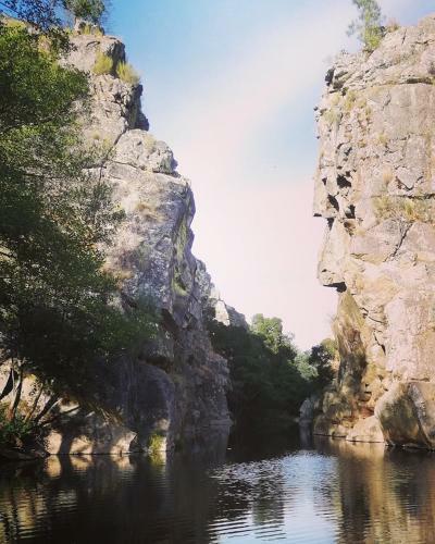 Chez Louise: Onde A Serra Beija O C�u
