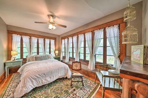 Classy Colonial House With Furnished Sunroom!