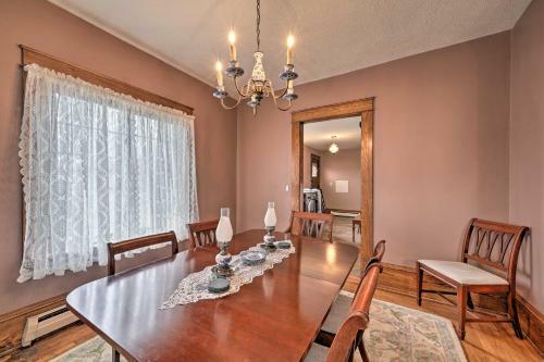 Classy Colonial House With Furnished Sunroom!
