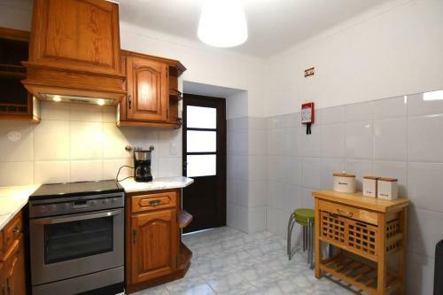 Casa Dos Rouxin�is - Villa With Patio & Barbecue
