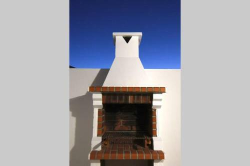 Casa Dos Rouxin�is - Villa With Patio & Barbecue