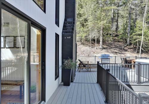 Pine Hollow Lodge