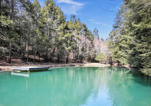 Pine Hollow Lodge