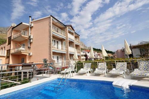 Beach Apartments With Pool