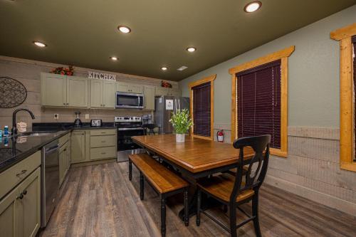Serenity Peak Chalet